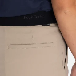 W Player Shorts>Peak Performance Discount